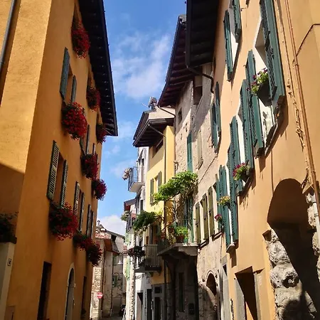 La Piazzetta * إيزِيو
