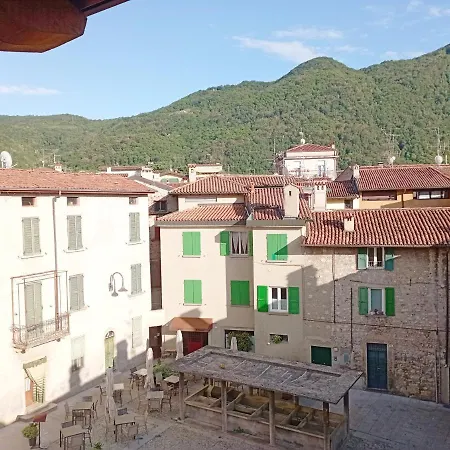 La Piazzetta * إيزِيو